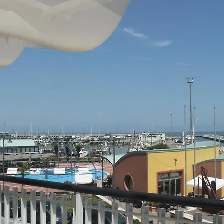 Aparthotel Fiorella 3*